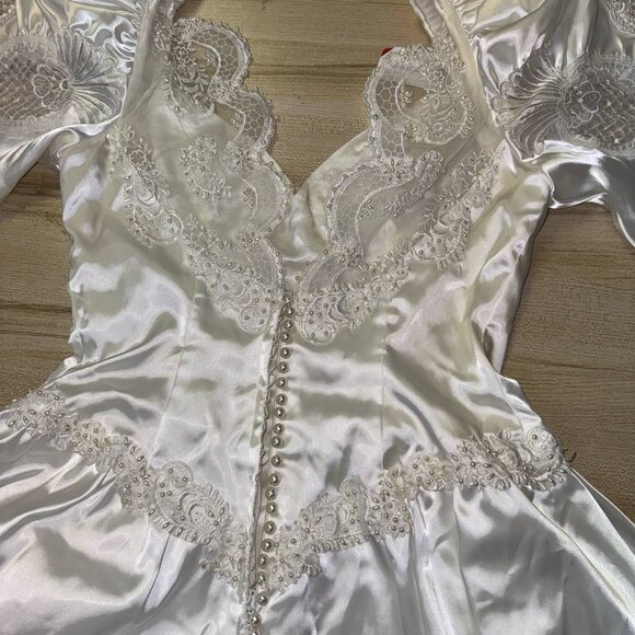 Jean Phoenix Bridal Vintage Wedding Dress with Train - Picture 9 of 15